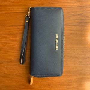 Michael Kors navy zippered wallet